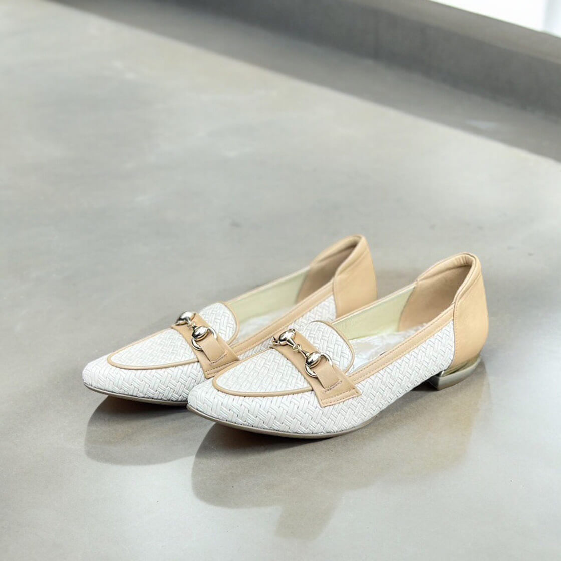 ⭐︎新品⭐︎BUFFALO BOBS ビットローファー アイボリー 42 ⭐︎新品⭐︎BUFFALO BOBS ビットローファー アイボリー 42