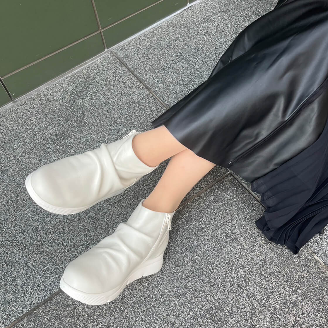 アイボリー