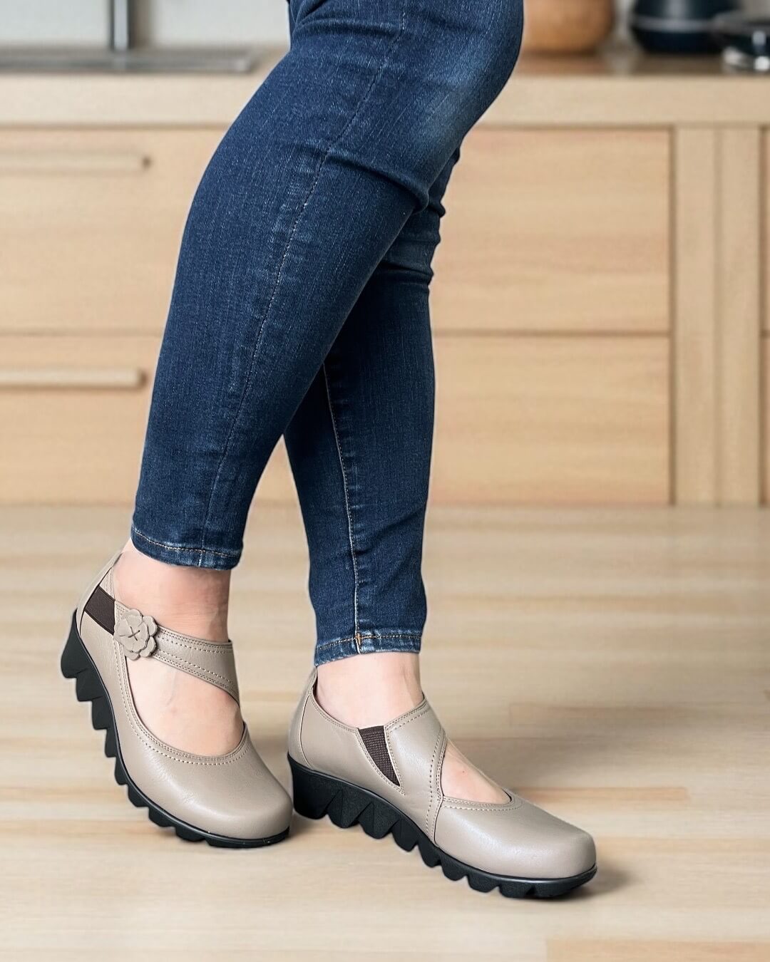 24553】軽量ベルトデザインパンプス｜HAYASHIGO ONLINE SHOP