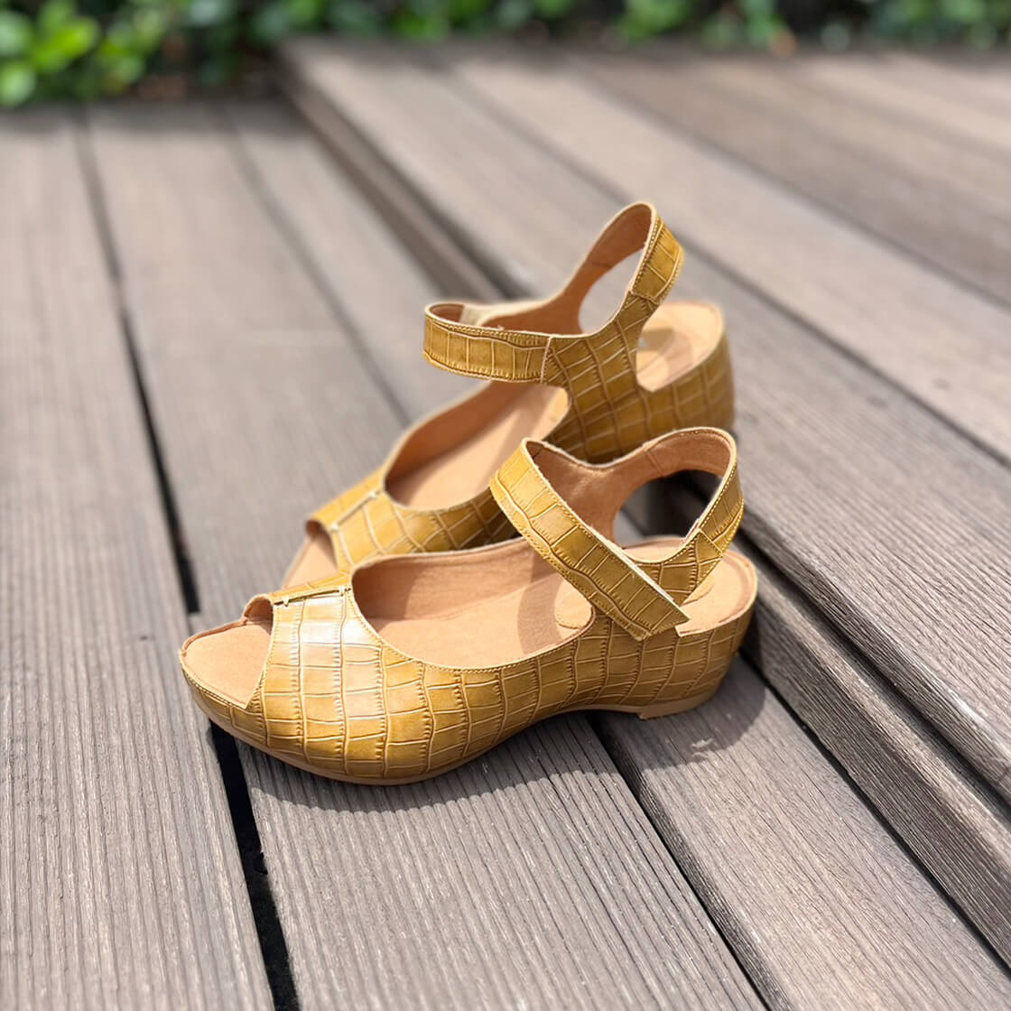 79071】厚底ベルトサンダル｜HAYASHIGO ONLINE SHOP -ハヤシゴ