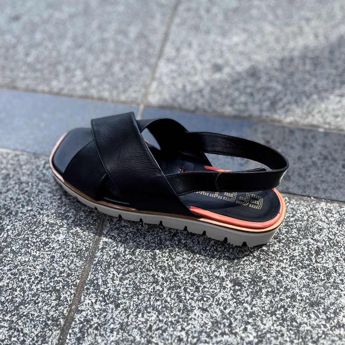 美品 カール ラガーフェルド テーラードジャケット 白 サイズ38*SC143 レディース Karl Classics | KARL LAGERFELD