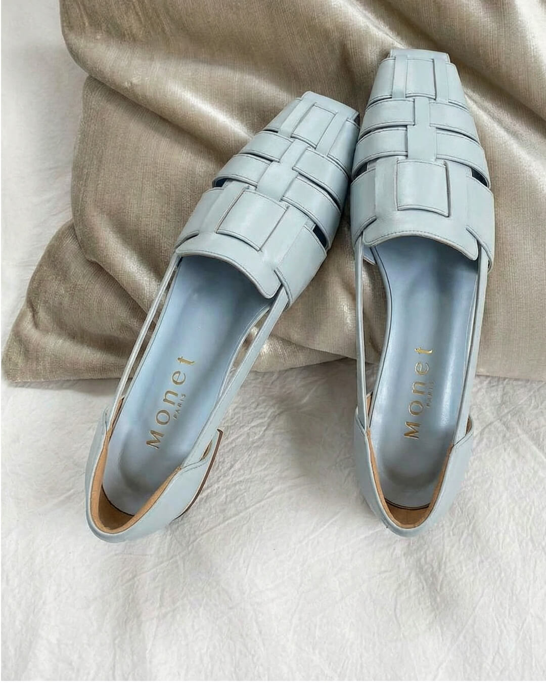 【211610】グルカパンプス