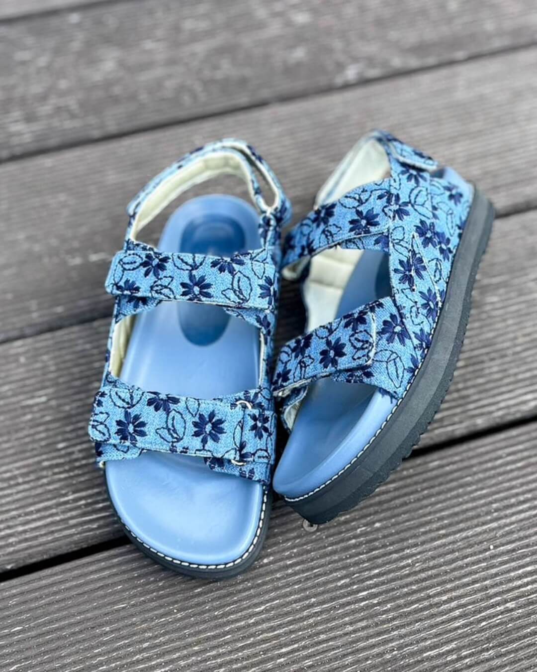 Blue Butterfly ベージュサンダル LL Blue Butterfly ベージュサンダル LL