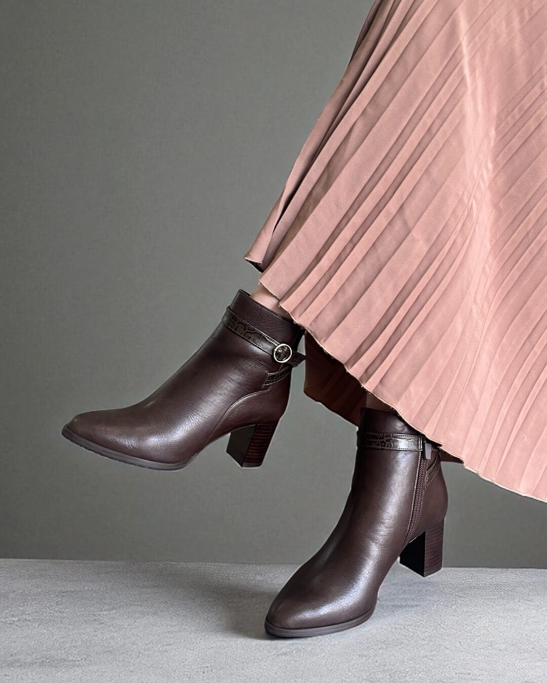 ミュール　Monet 23cm 211404】ポインテッドパンチングミュール｜HAYASHIGO ONLINE