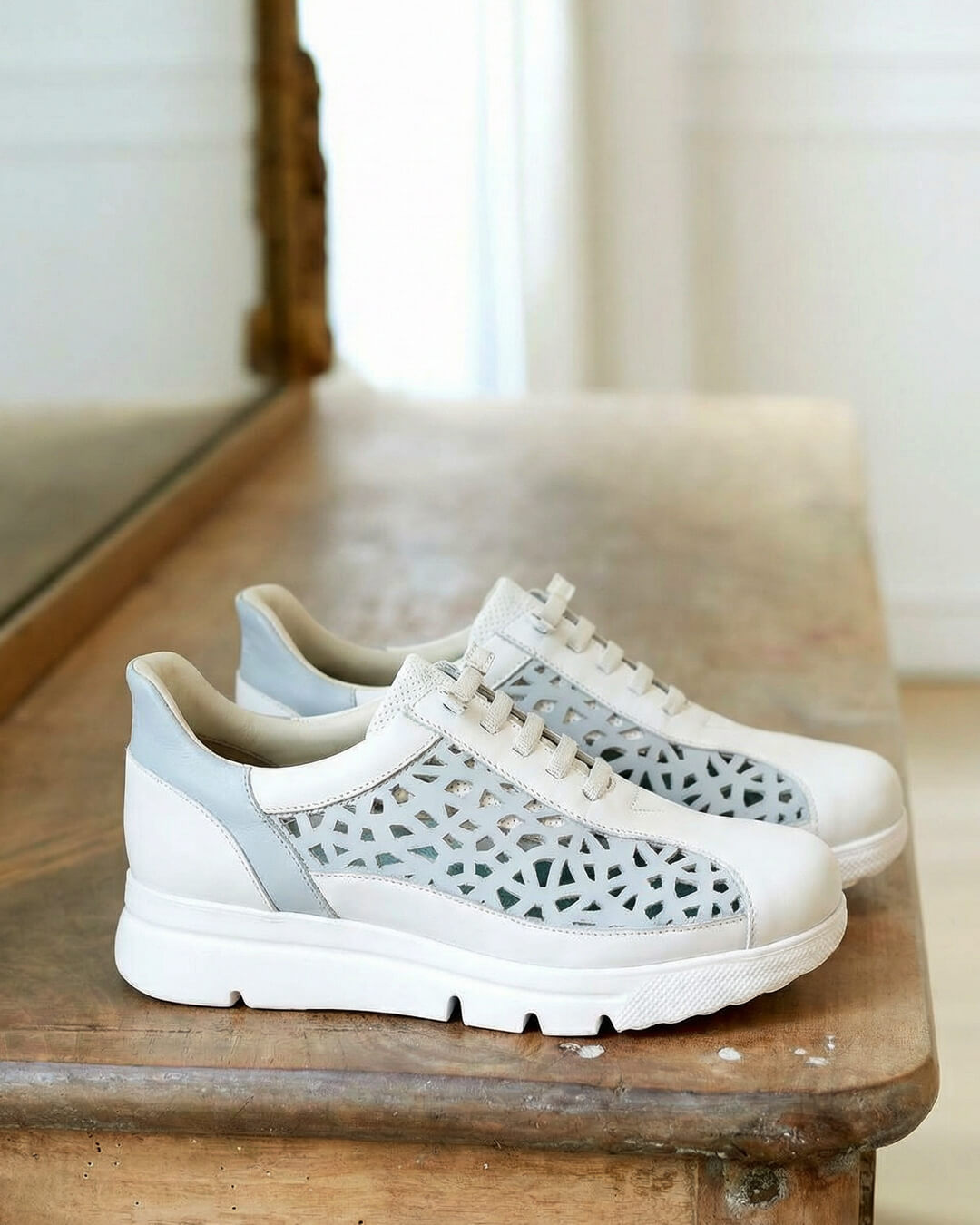 【241634】スリップインスニーカー