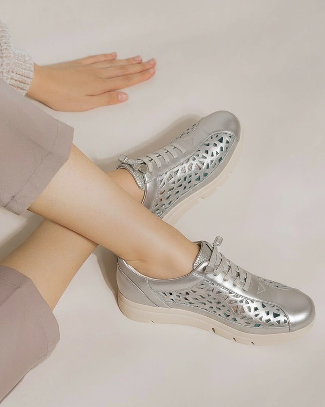 【241634】スリップインスニーカー