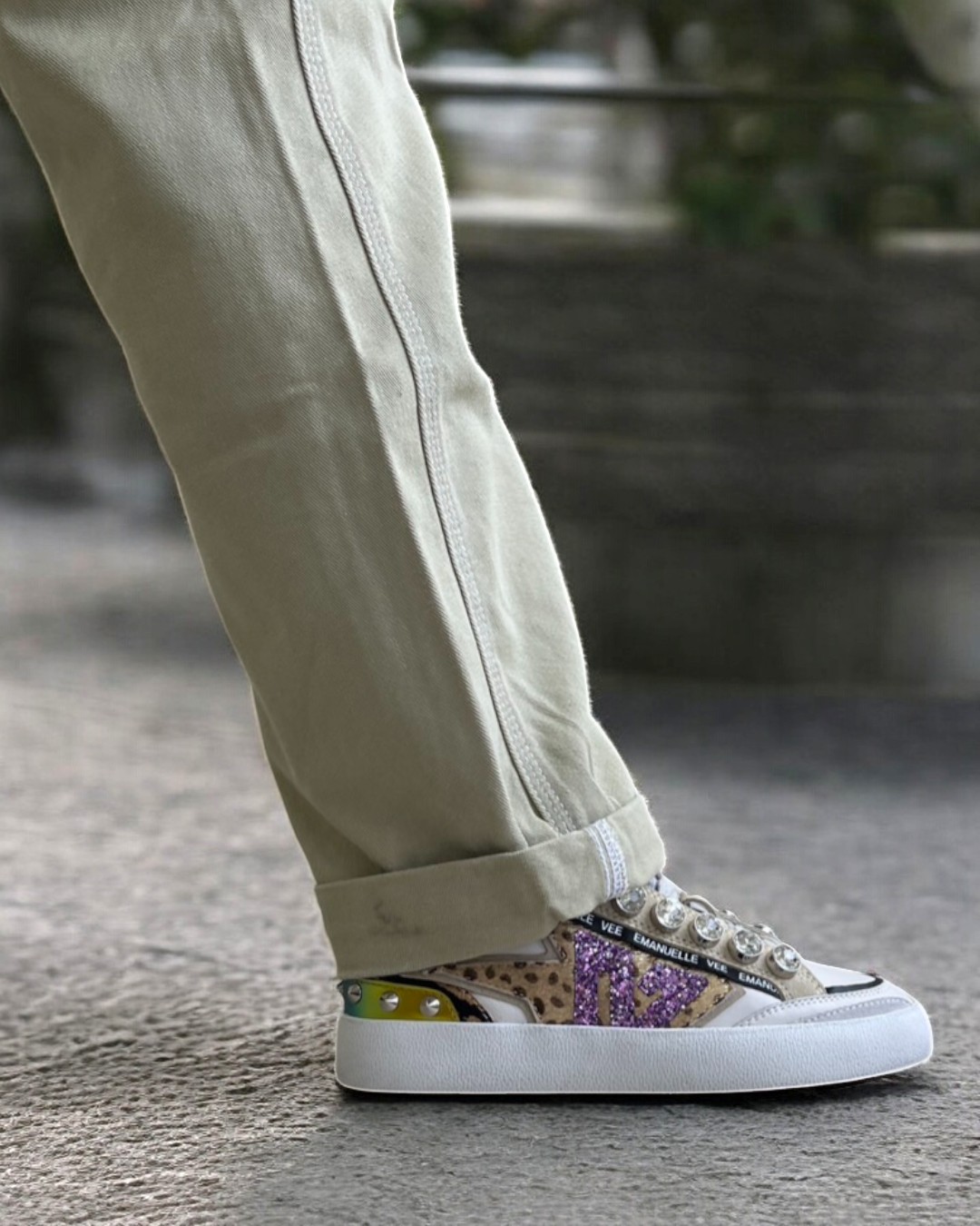 JimmyChoo IMPALA LO/Fアニマル柄MIXDリング付きスニーカー ジミー チュウ」から新作スニーカーが登場！ (G)I-DLEのミヨンが