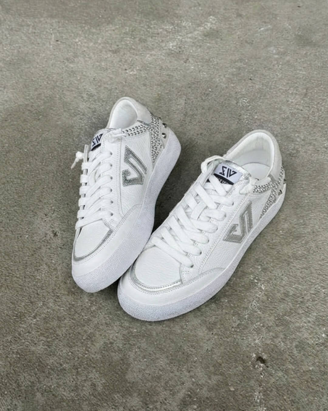 【50023】レースアップロースニーカー