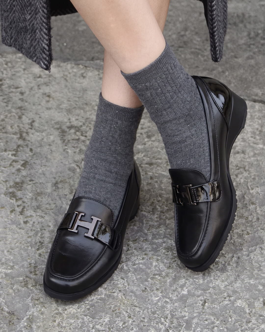 LE MONDE 黒 ベルベット バックル付き ローファー モネ Monet【333610】バックルローファー｜HAYASHIGO ONLINE SHOP