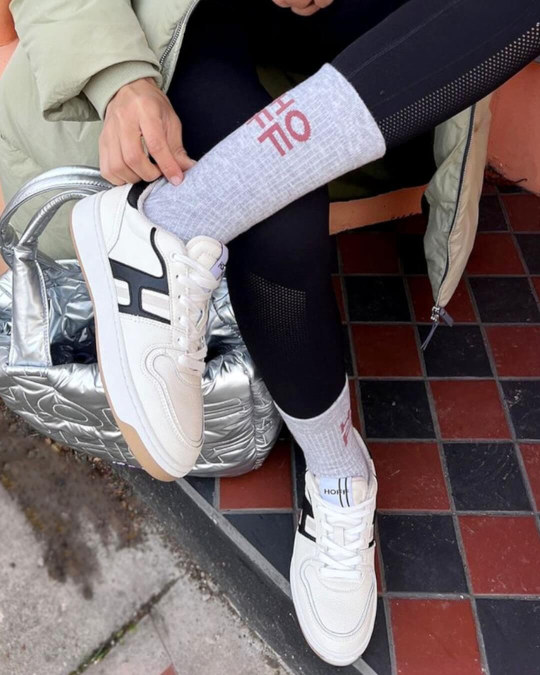 GRAND CENTRAL WOMAN】ホワイトローカットスニーカー｜HAYASHIGO