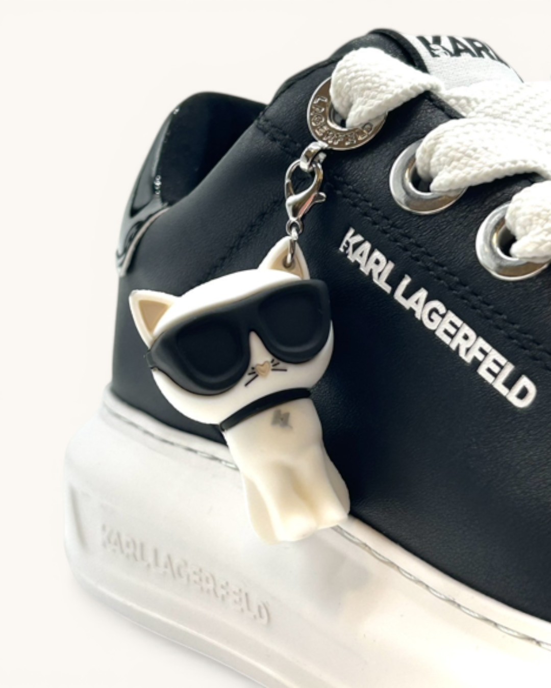 カールラガーフェルド KARL LAGERFELD【62536】チャーム付きスニーカー