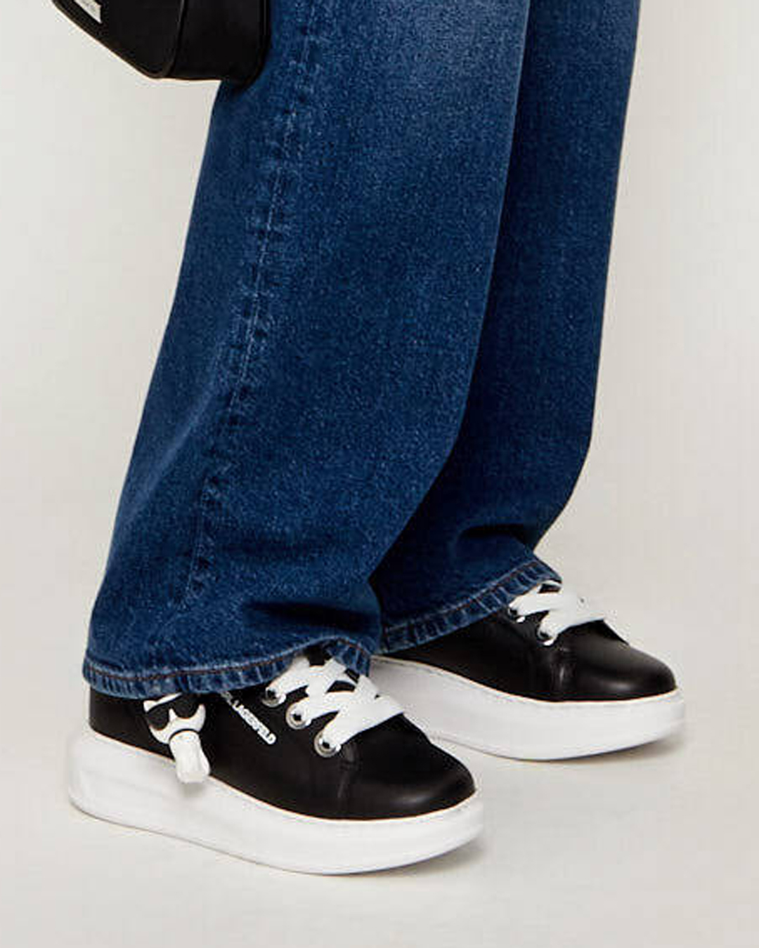 カールラガーフェルド KARL LAGERFELD【62536】チャーム付きスニーカー