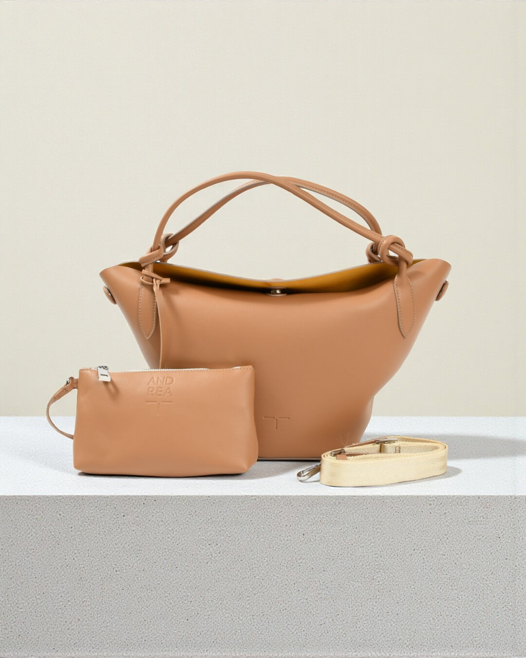 ライトブラウン