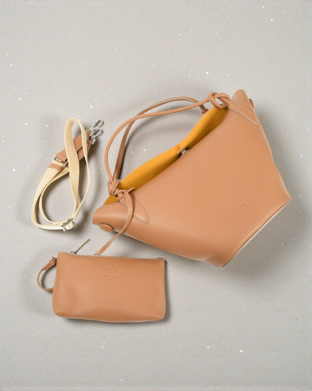 ライトブラウン