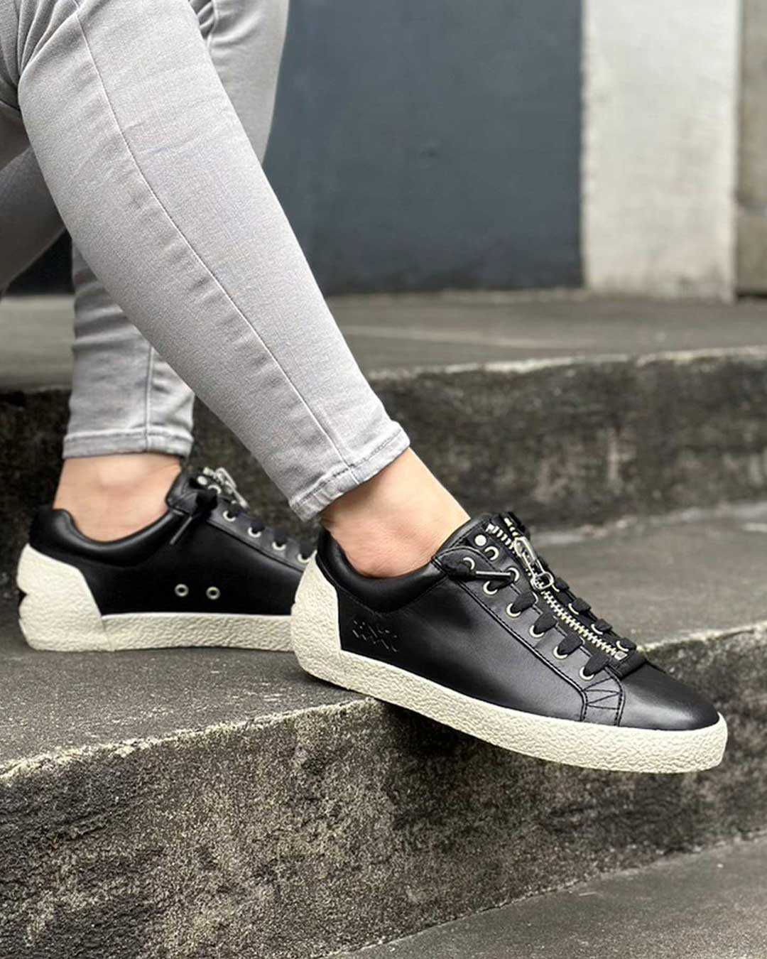 美品　ASH NIRVANAフロントジップスニーカー 黒　レザー NIRVANA】フロントジップスニーカー｜HAYASHIGO ONLINE SHOP -ハヤシゴ