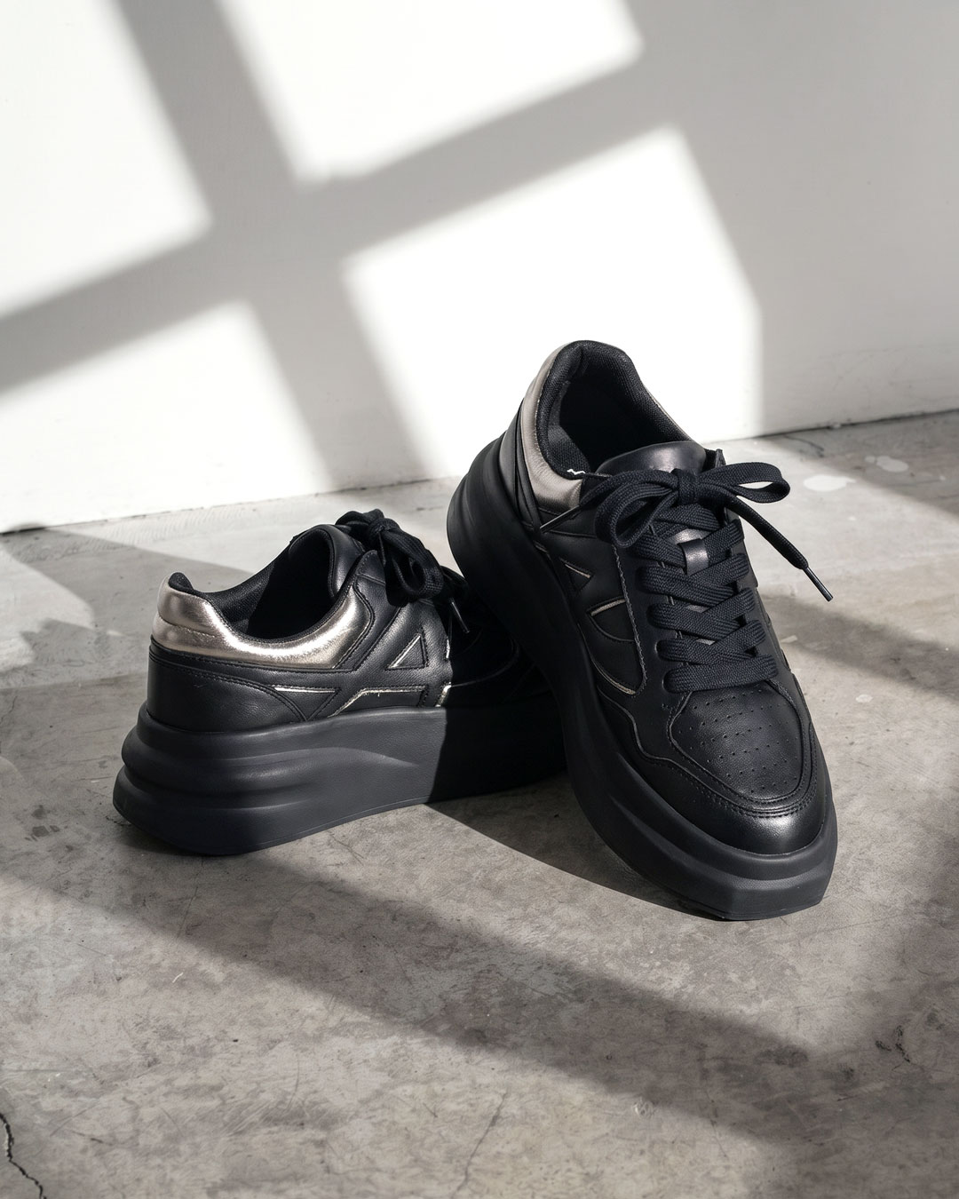 アッシュ ASH【ICONE】厚底ブラックスニーカー｜HAYASHIGO ONLINE SHOP