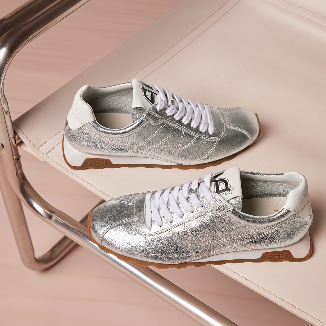 Goodbai シルバー ローカットスニーカー 箱付き Goodbai シルバー ローカットスニーカー 箱付き SHOO IN SHOE