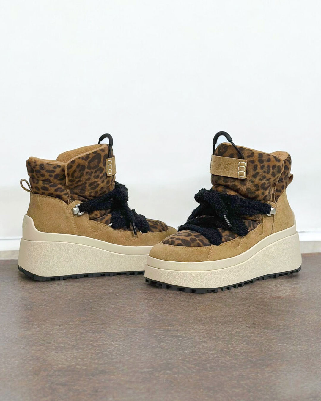 MELROSE STUDS】スタッズハイカットスニーカー｜HAYASHIGO