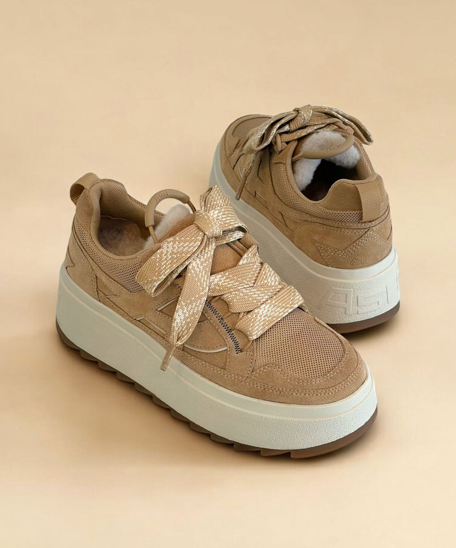 【MOVIE】厚底ファースニーカー