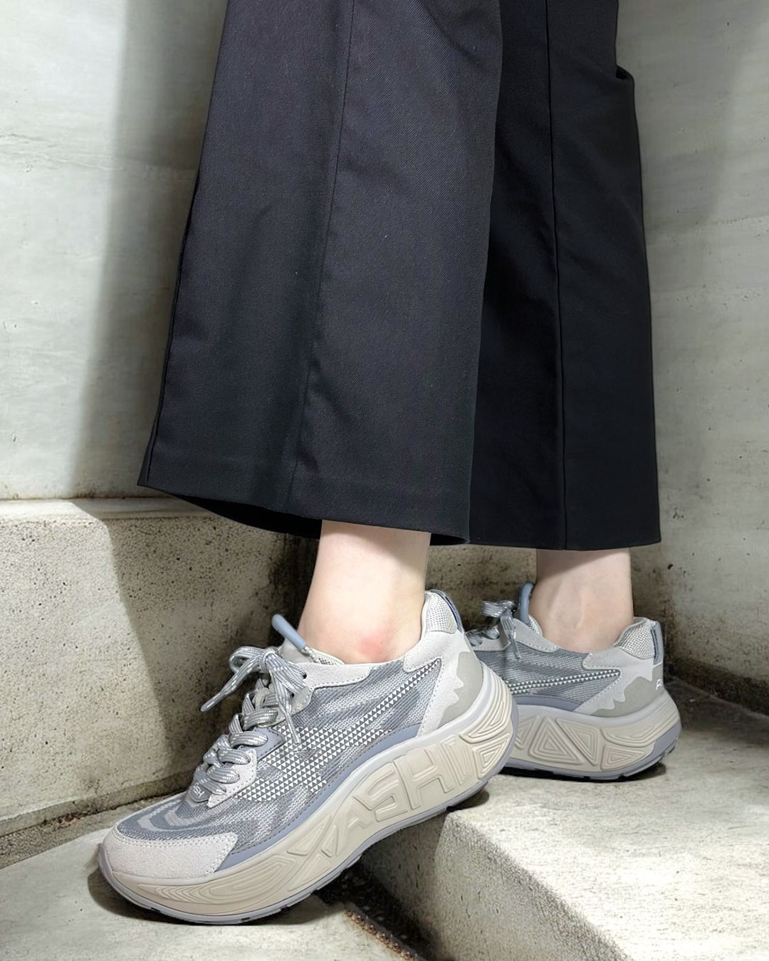 Bell出品中です EAGLE】軽量厚底スニーカー｜HAYASHIGO ONLINE SHOP -ハヤシゴ