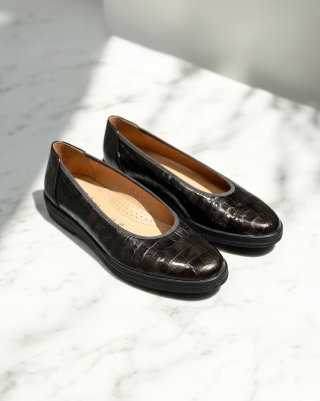 【新品】Gabor　ガボール　レザー　フラットシューズ　ローファー　靴　サイズ5 新品】Gabor ガボール レザー フラットシューズ ローファー 靴 サイズ5