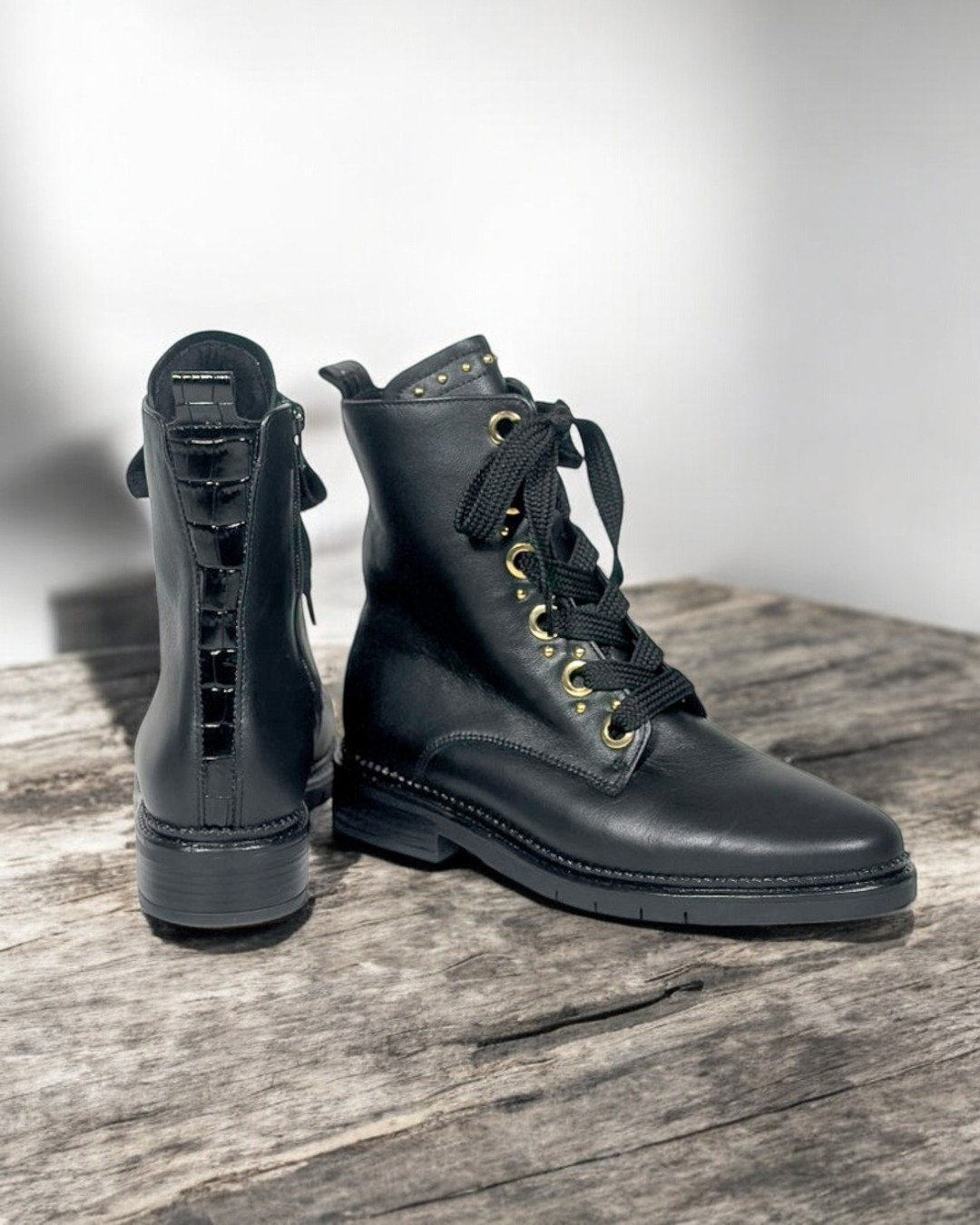 【52705】スタッズレースアップブーツ