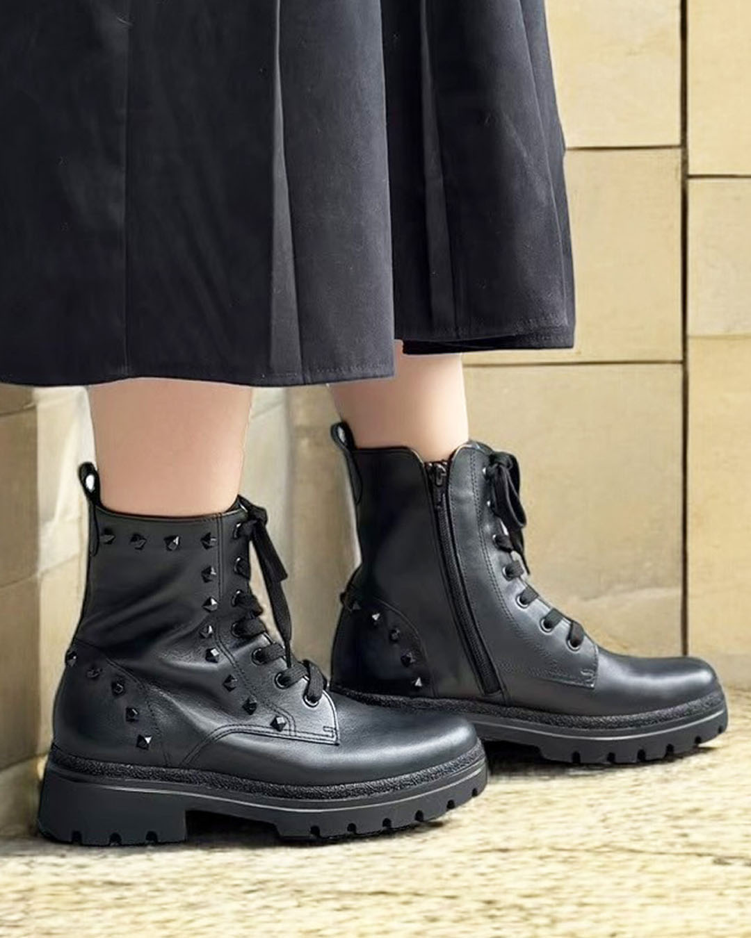 ブラック