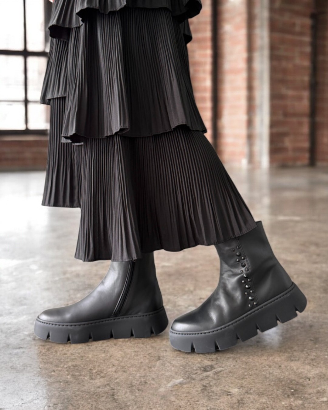 53744】コーンスタッズ厚底ショートブーツ｜HAYASHIGO ONLINE SHOP