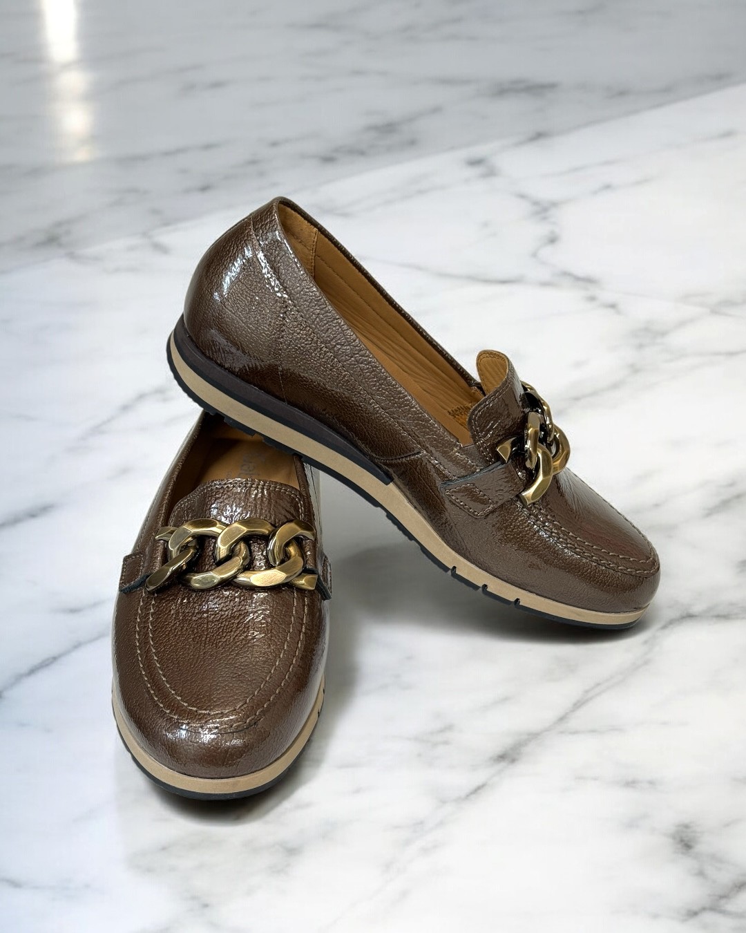 ブラウンレザー ローファー ゴールドチェーン スタッシ チェーン ローファー womens. 0.0 | COLE_HAAN