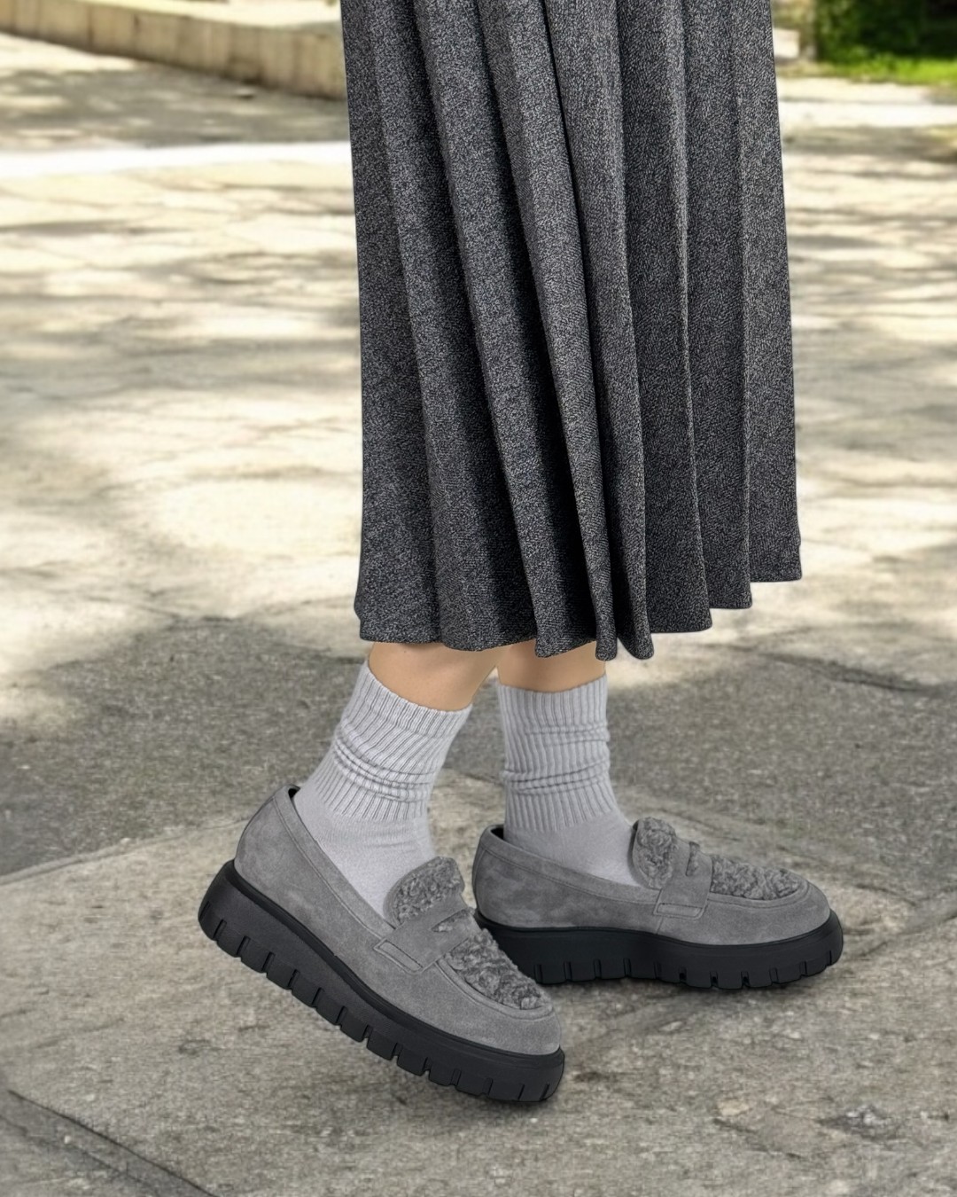 GRAND CENTRAL WOMAN】ホワイトローカットスニーカー｜HAYASHIGO