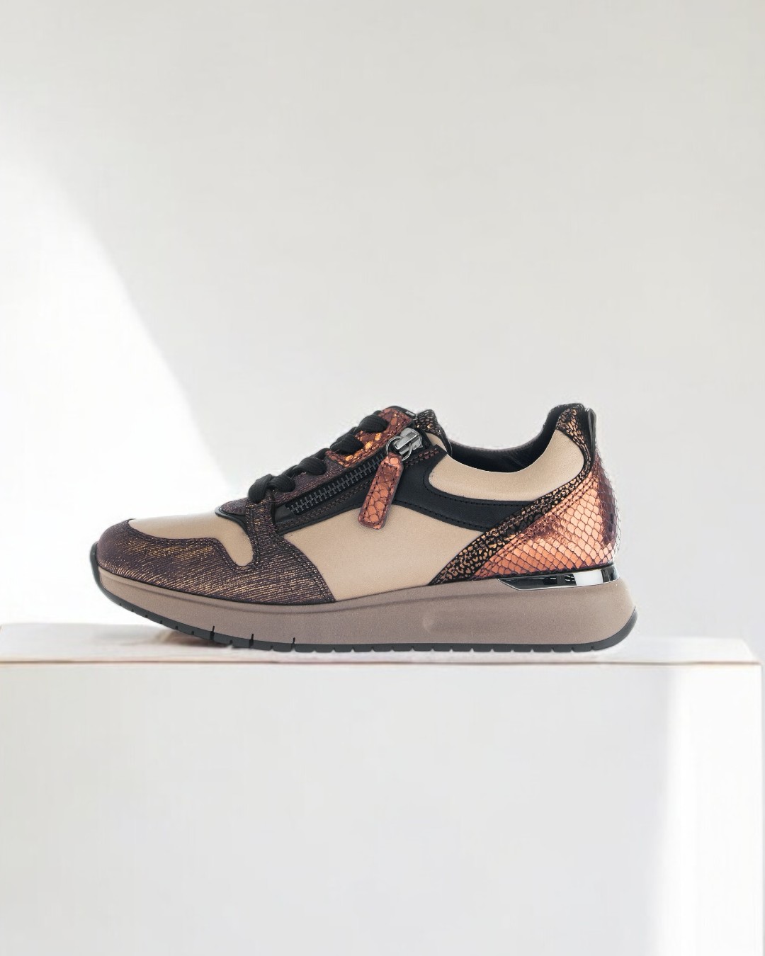 Paris Texas【関税送料込】パイソンプリントフラットサンダル Sandals in natural python-print leather - Paris Texas
