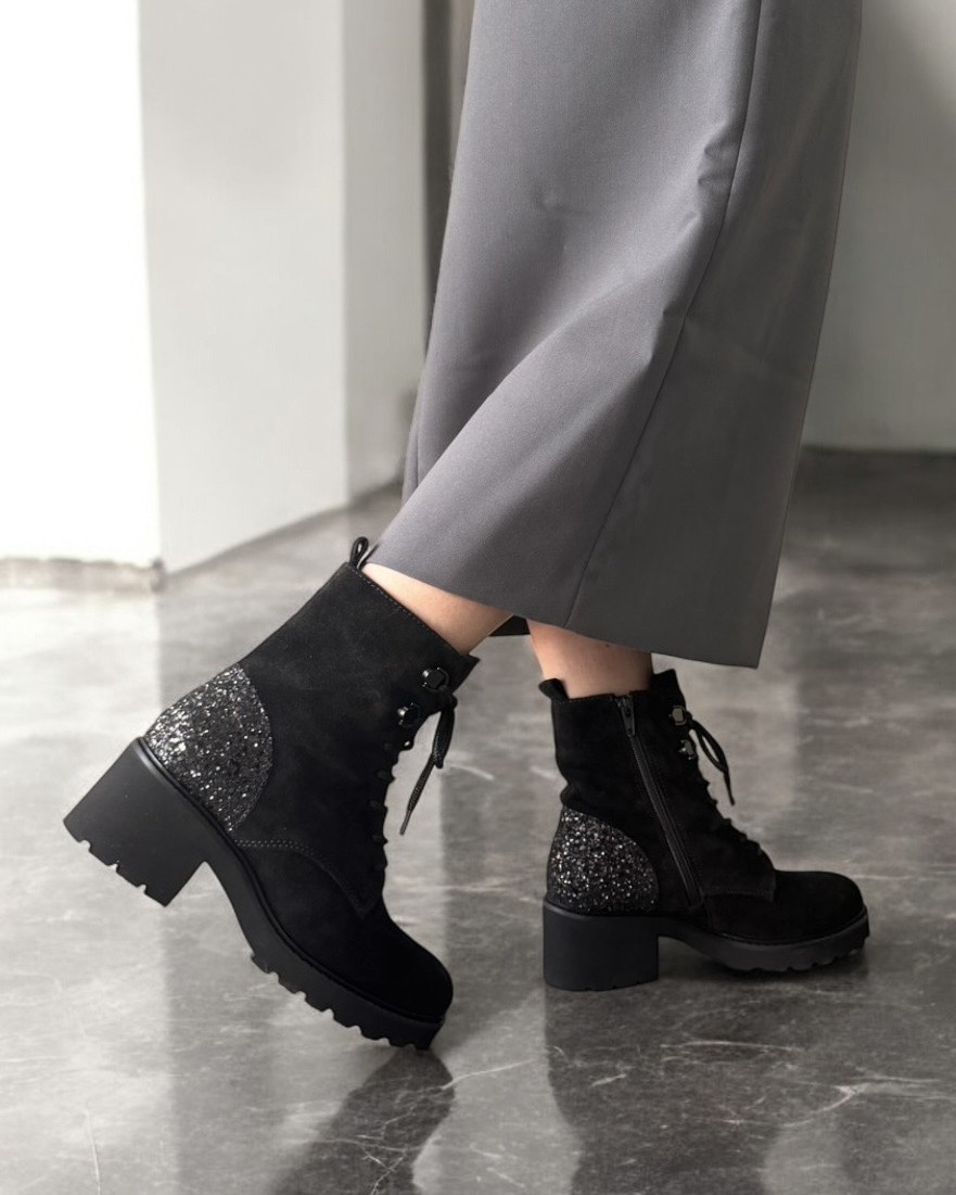 【76635】レースアップショートブーツ