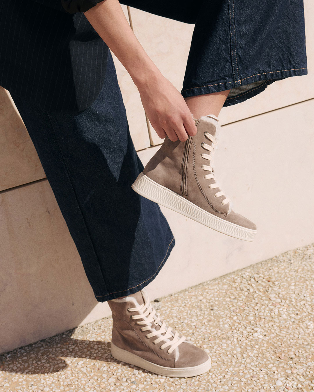 【76775】異素材コンビハイカットスニーカー