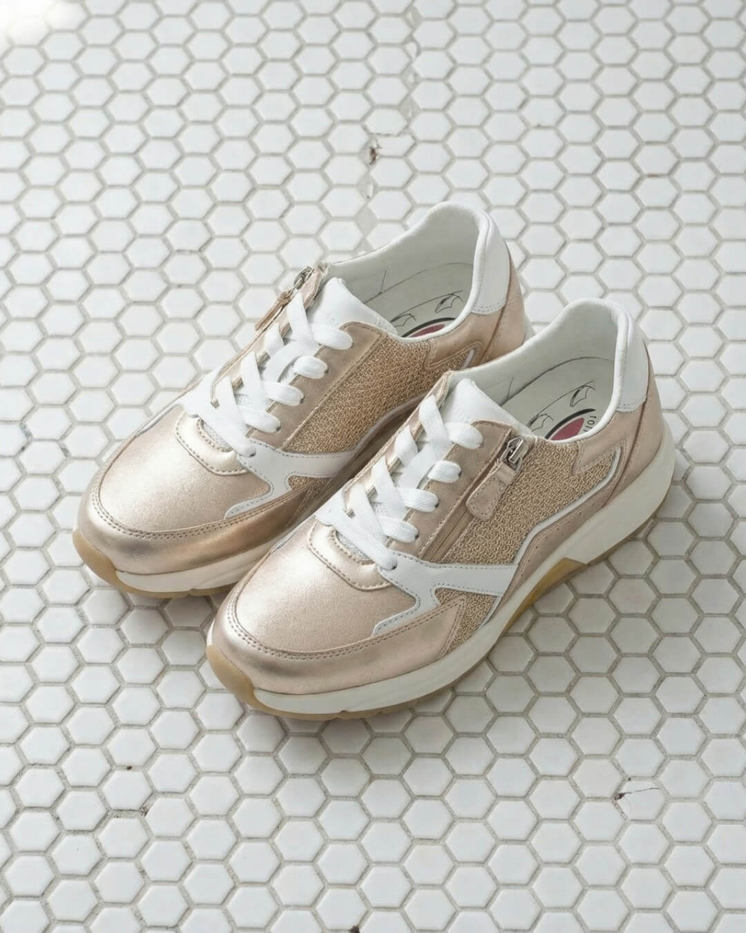 【86878】rolling soft スニーカー