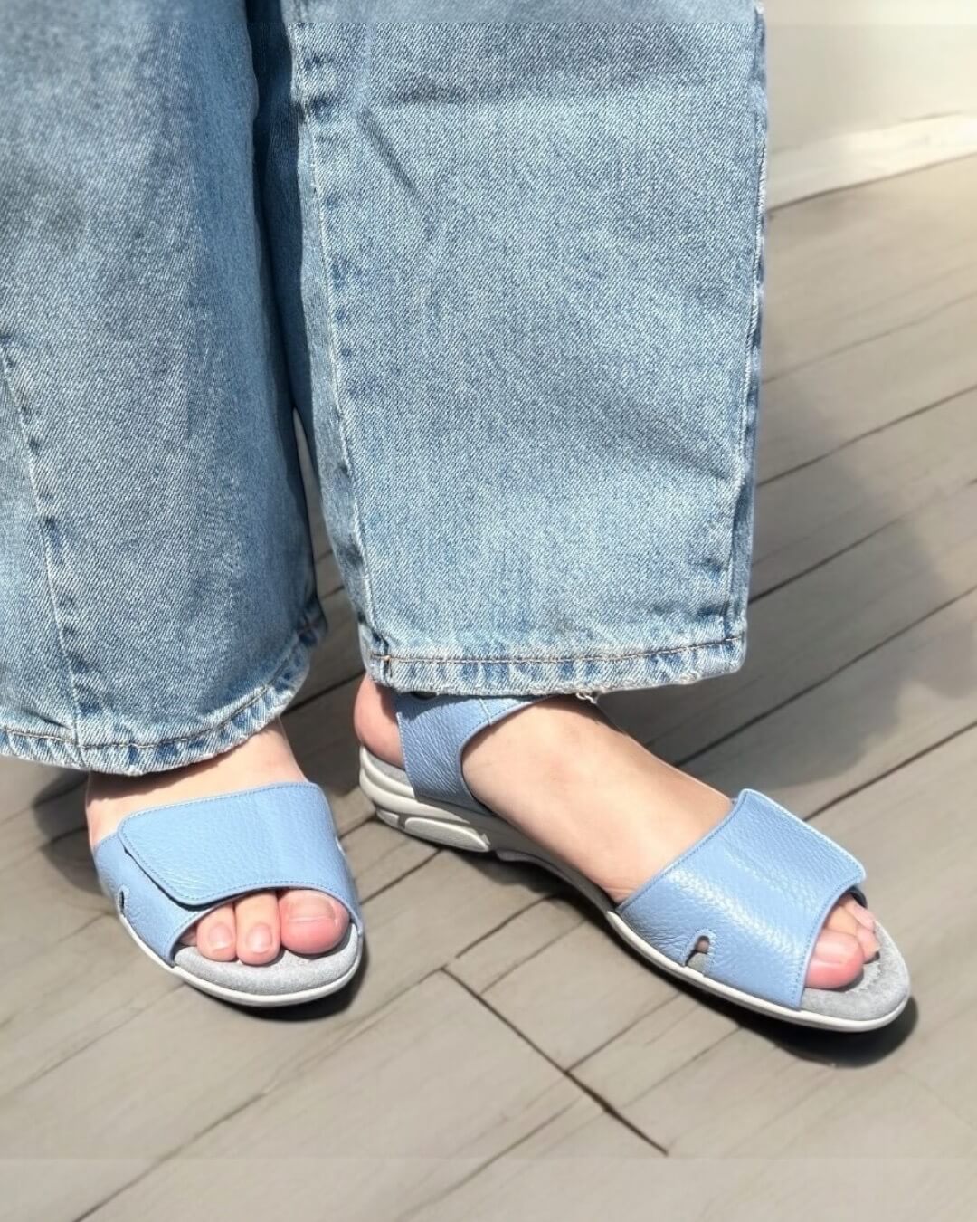 ブルー