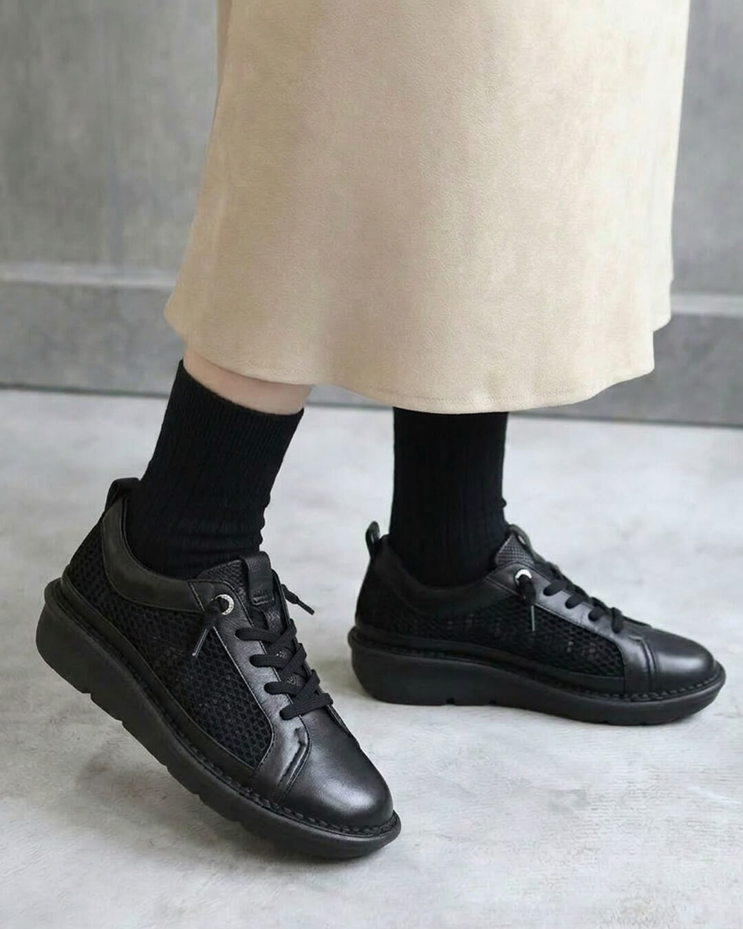 ブラック