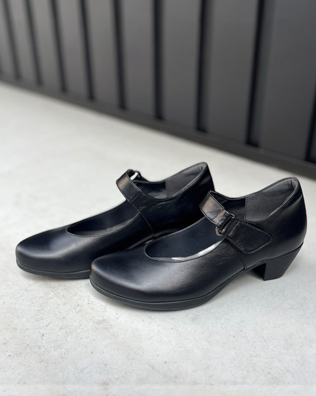 8820】ベーシックベルトパンプス｜HAYASHIGO ONLINE SHOP