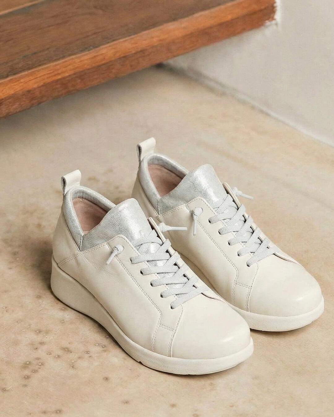 かよちゃん ベネシュ 革スニーカー23.5センチ（ホワイト） ホワイト | HAYASHIGO ONLINE SHOP -ハヤシゴオンラインショップ公式