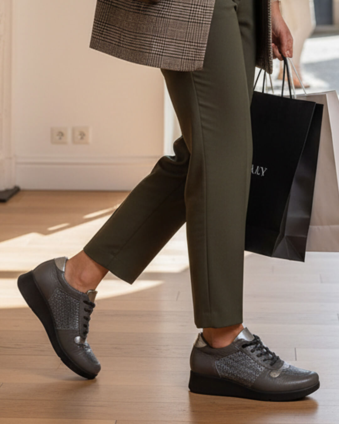 【883530】デザインレースアップシューズ