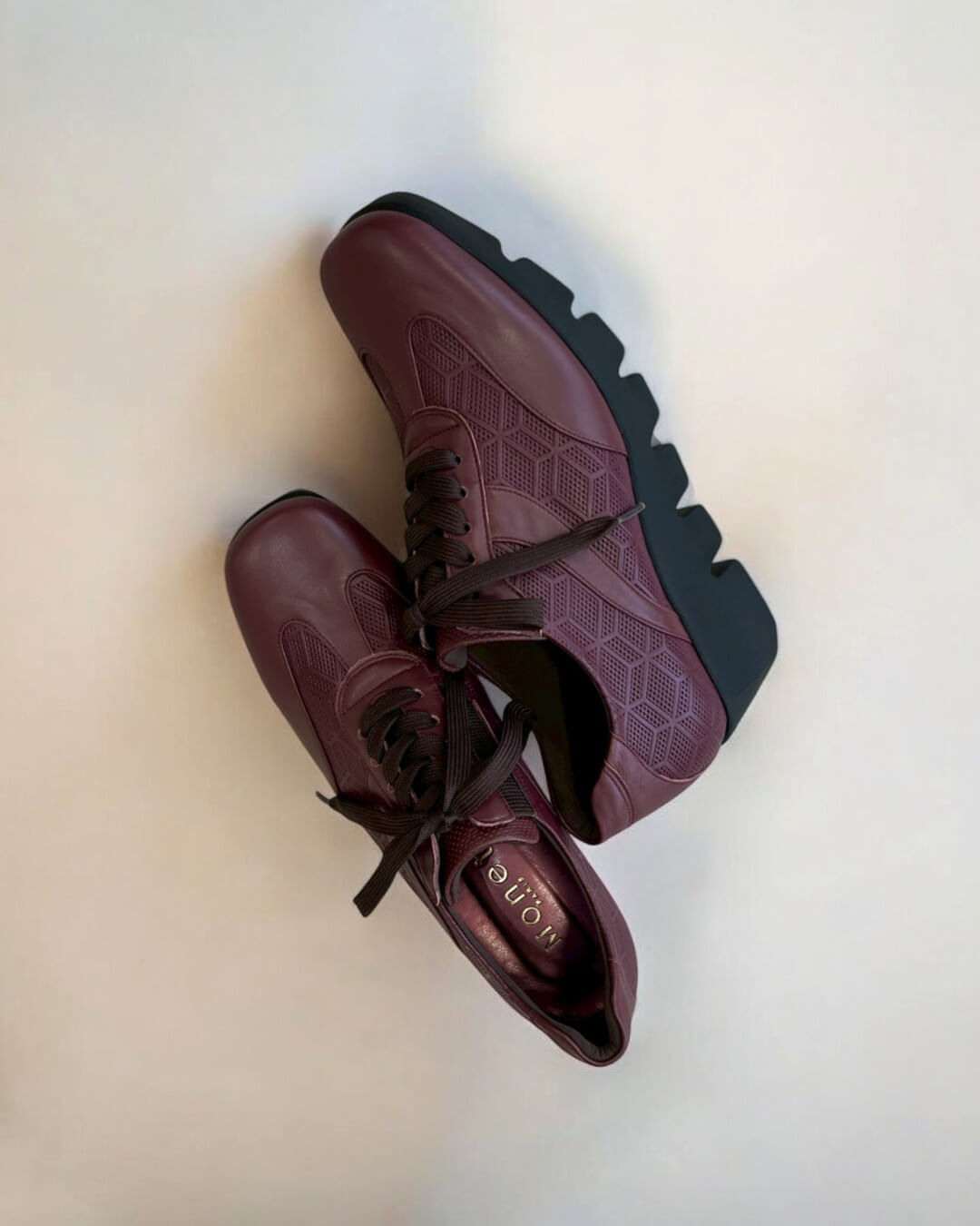 【883531】厚底レースアップシューズ