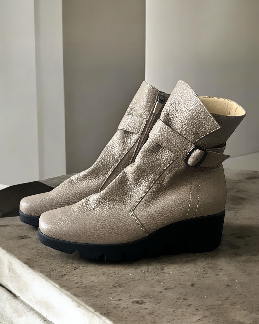 ミュール　Monet 23cm ミュール Monet 23cm ゴールドモチーフポインテッドミュール