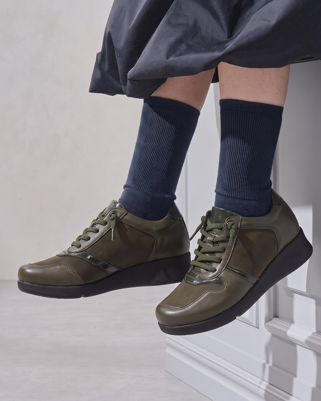 【883631】ストレッチスニーカー