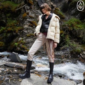 ASHのロングブーツでトレンドスタイルを叶える
