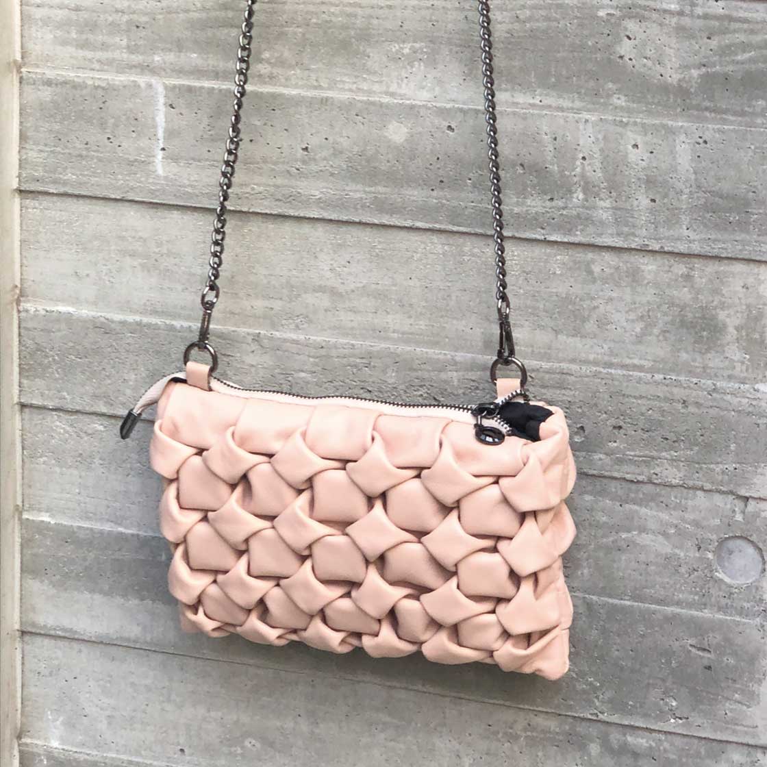 上質な本革バッグで春の装いも華やかに。 > HAYASHIGO ONLINE SHOP