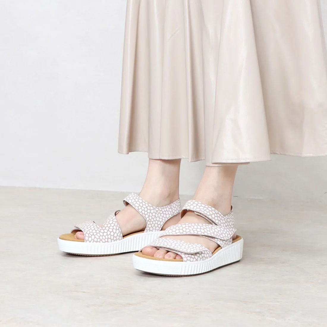 歩ける&快適、コンフォタブルサンダル > HAYASHIGO ONLINE SHOP