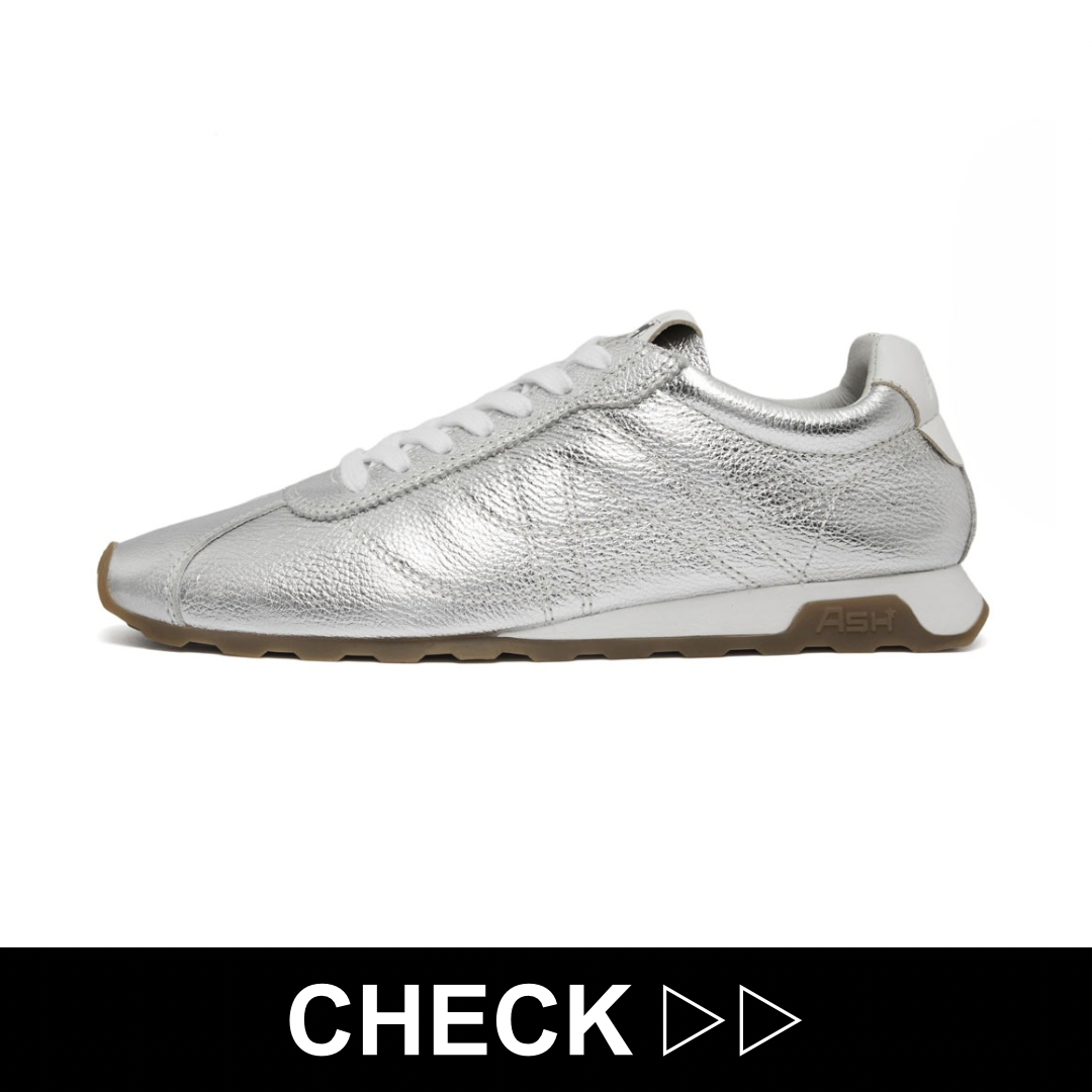 シルバースニーカー