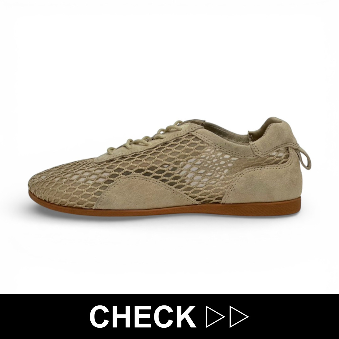 フラットスニーカー