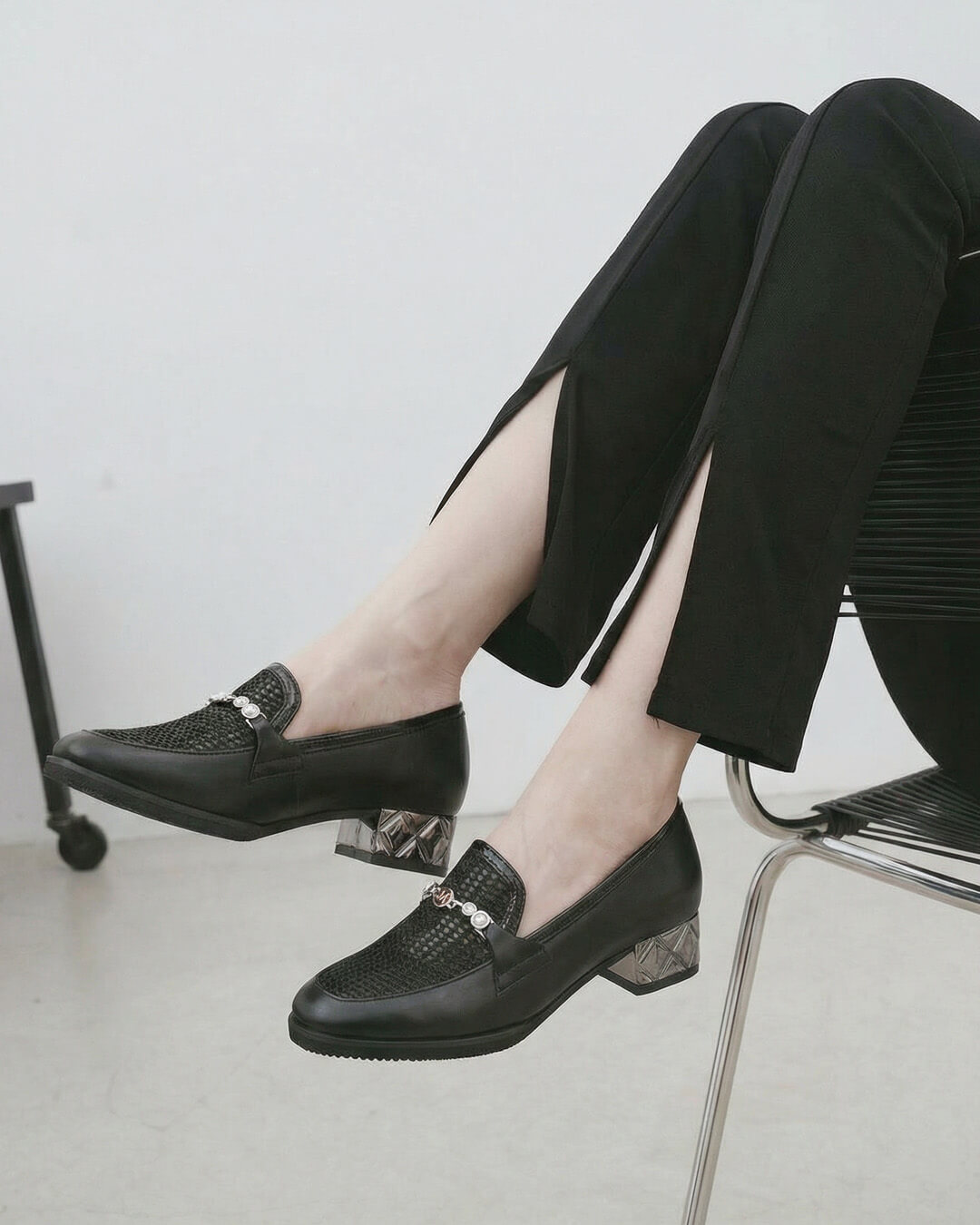 【331610】メッシュビットパンプス