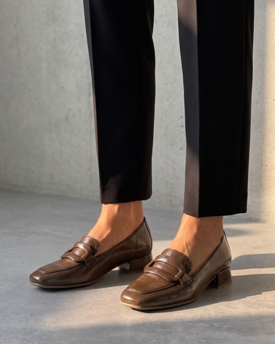【400201】バックルパンプス